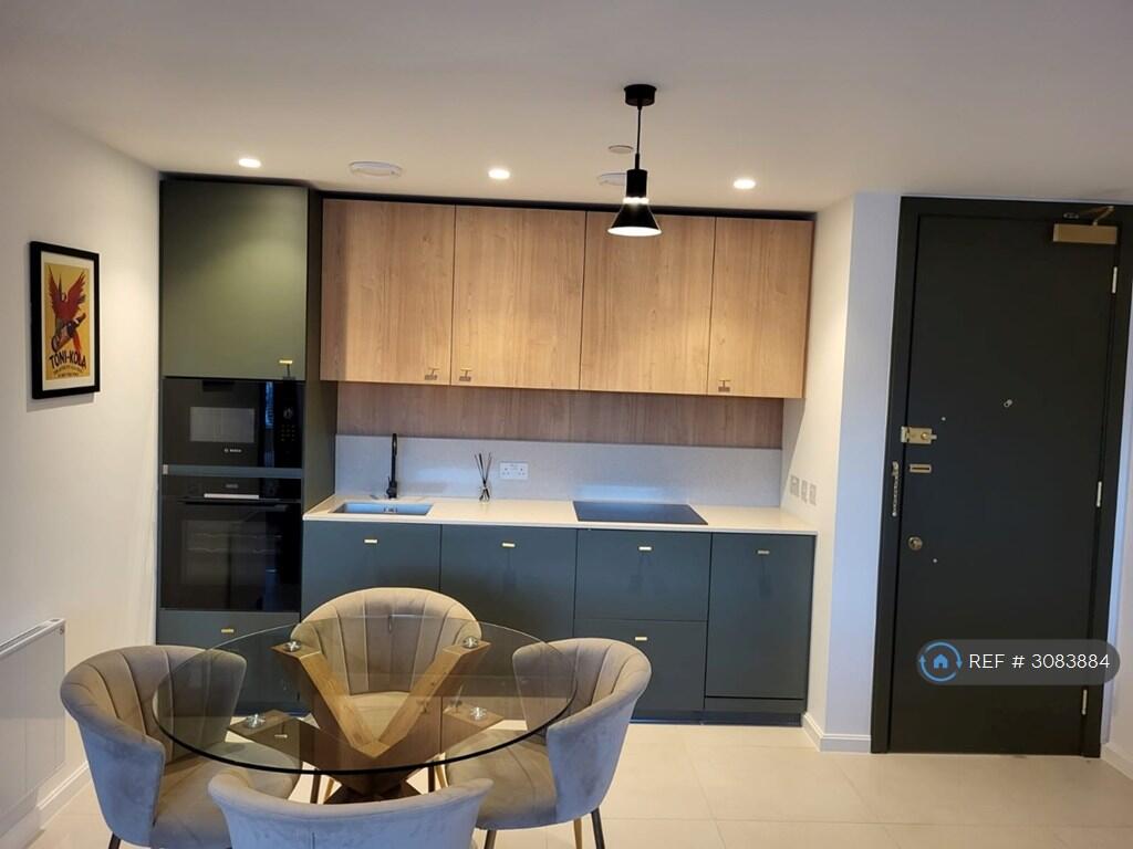 Main image of property: Black Horse House, Hatfield, AL9