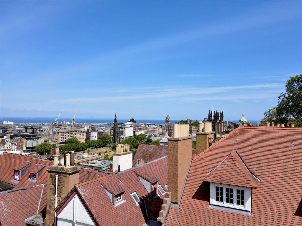 Apartment in Edinburgh, Abbeyhill, Old Town - View 4