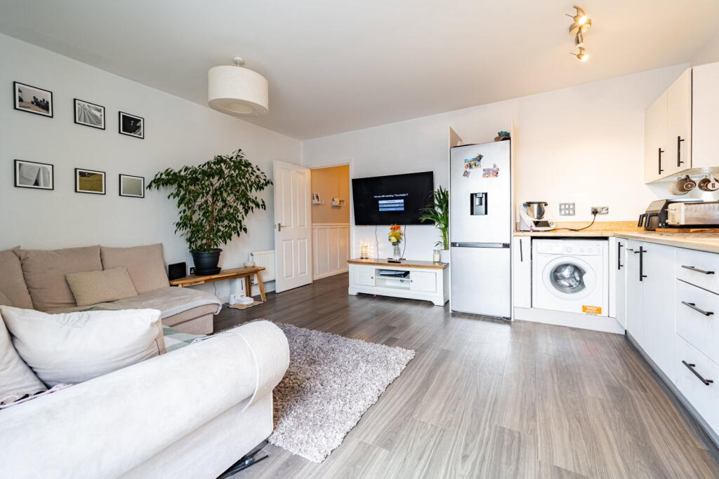 Apartment in Milton Keynes, Central Milton Keynes - View 5