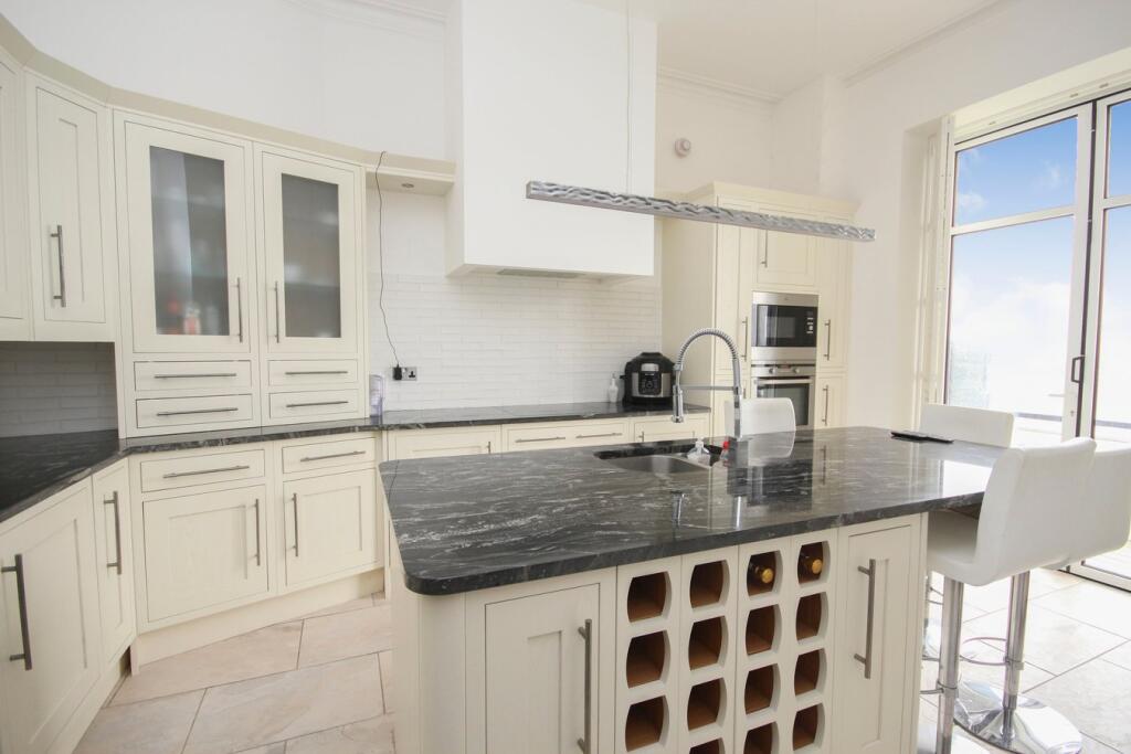 West Hill Road, WEST CLIFF, BH2 photo 5