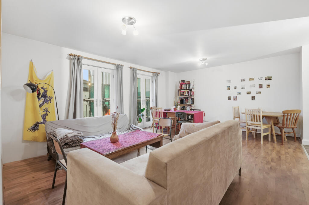 Main image of property: Kempton Court, Whitechapel, E1