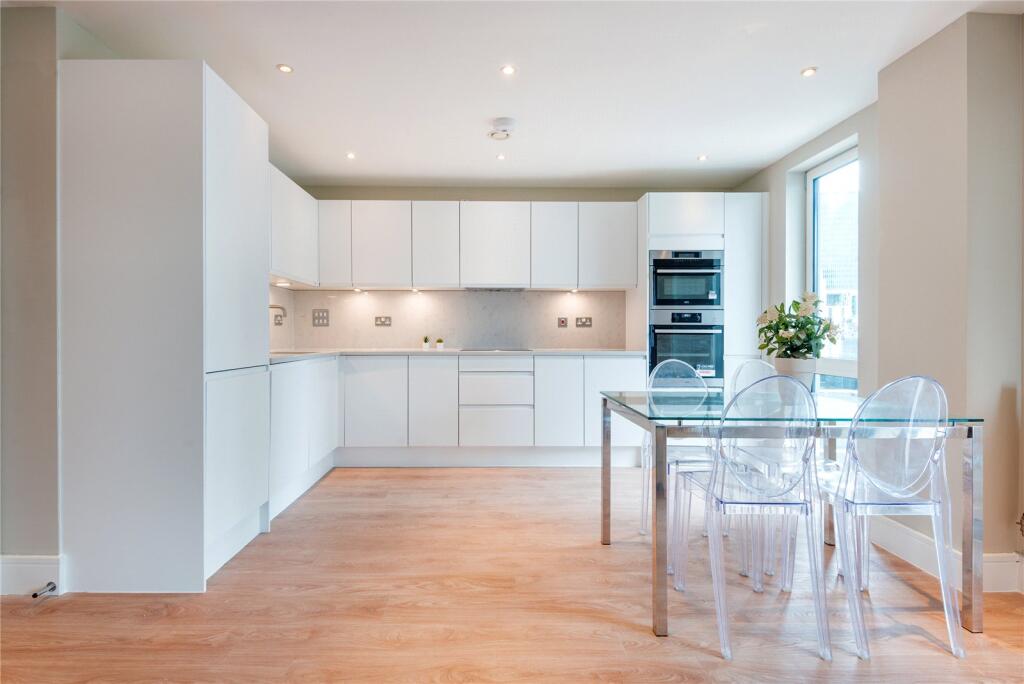 Apartment in London - View 3