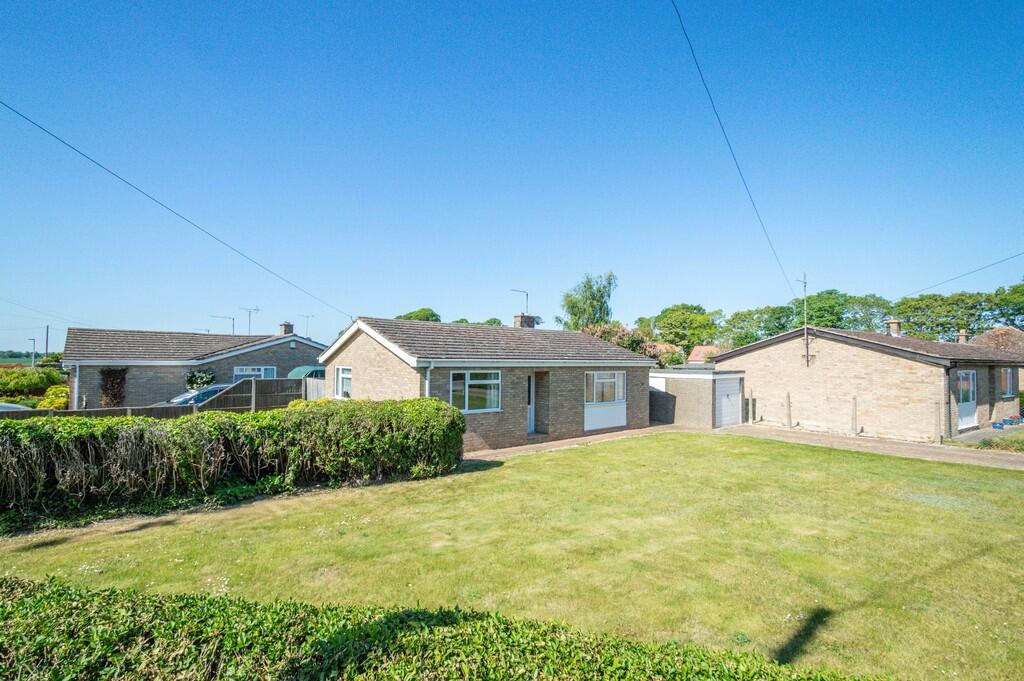 2-bed bungalow on Isleham, Cambridgeshire, £290,000