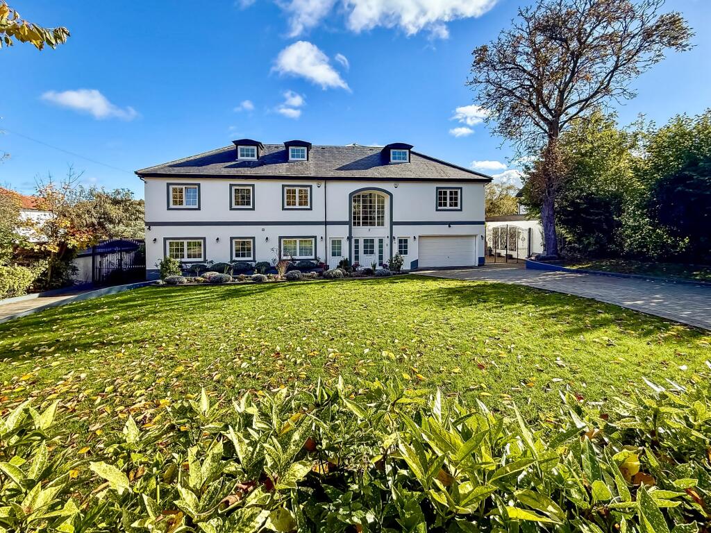 Main image of property: Kingswood Way, South Croydon, CR2