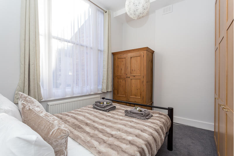 Apartment in London - View 5