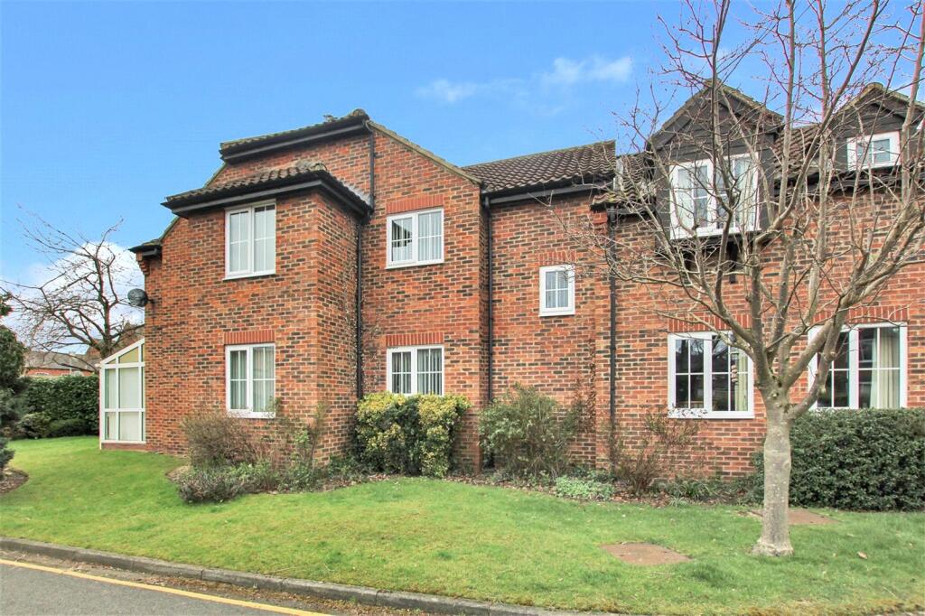 3-bed flat on Arden Mews, Northallerton, North Yorkshire, England, DL6, £180,000