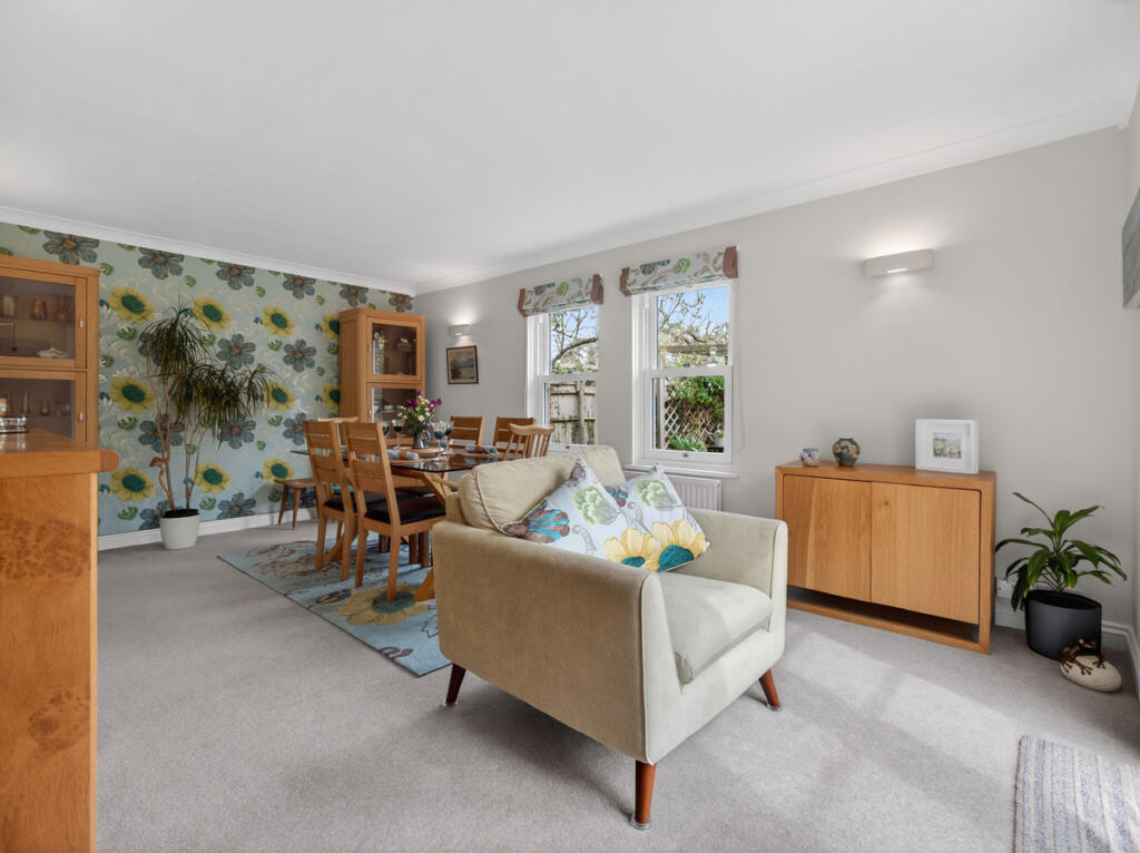 House in South Oxfordshire, Drayton St Leonard - More