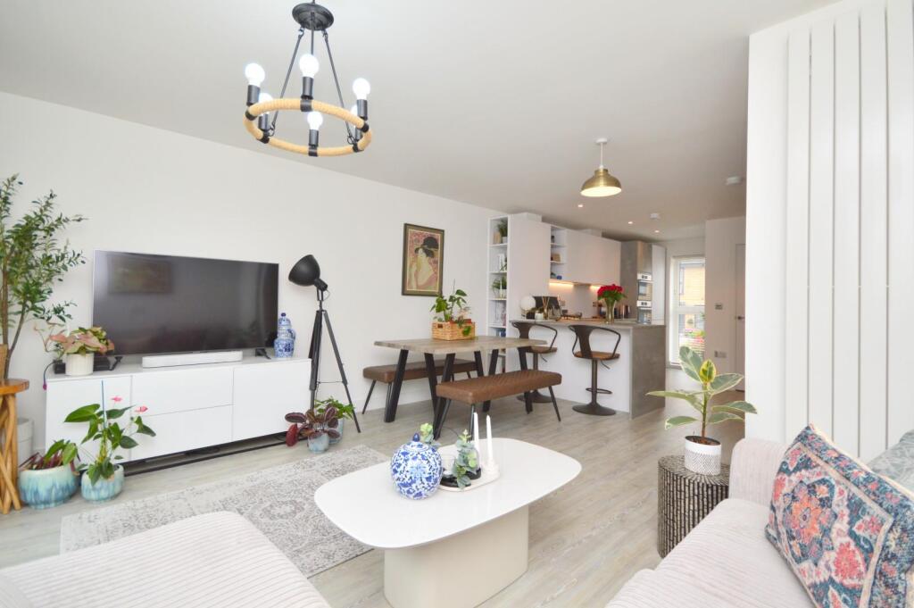 House in Keynsham, Bath and North East Somerset - More