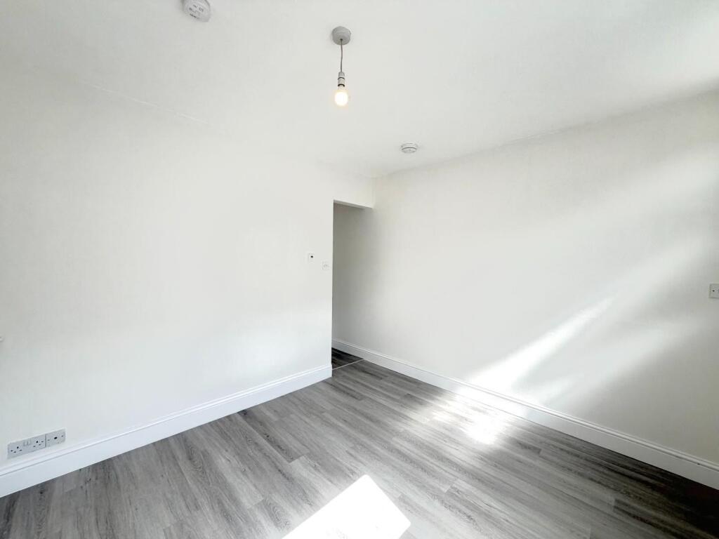 House in Northampton - View 5