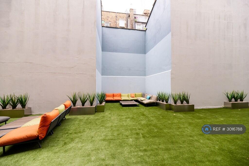 House in London - View 4