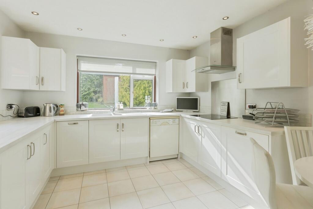 Manor Drive, Hartley, Longfield, Kent, DA3 photo 2