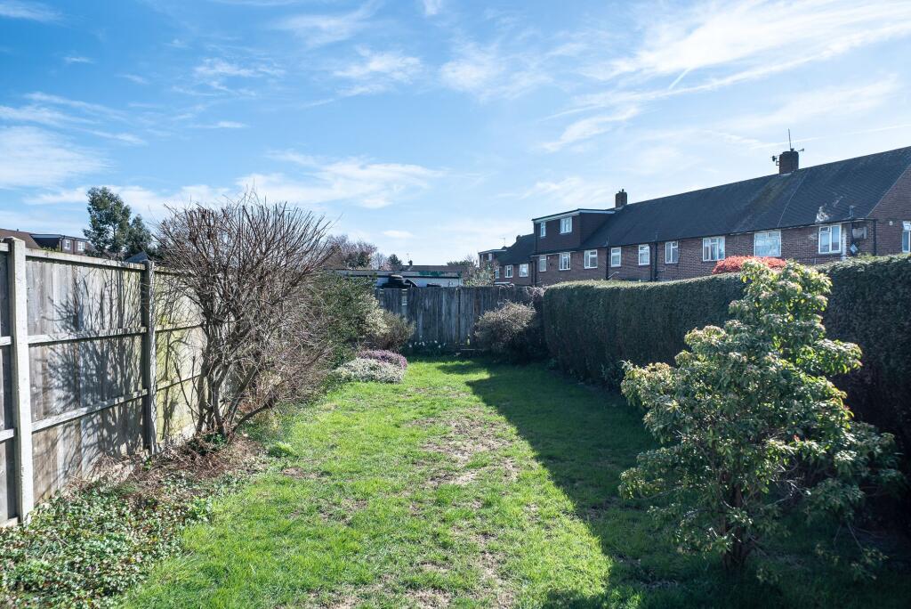 Longcroft Road, Luton, LU1 photo 4