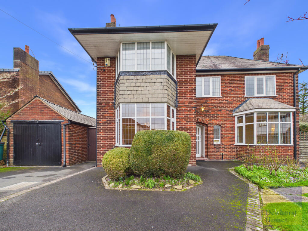 5-bed detached on Oakwood Drive,  Fulwood, PR2, £550,000