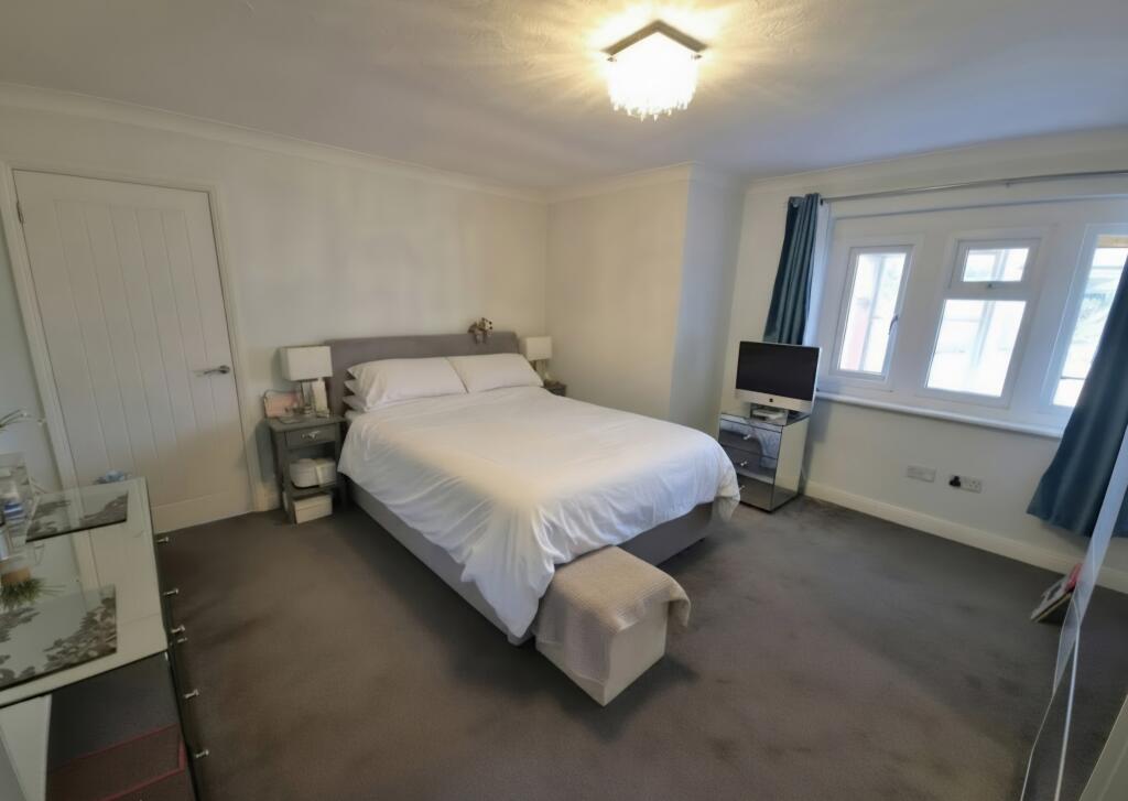 House in Salisbury - View 5