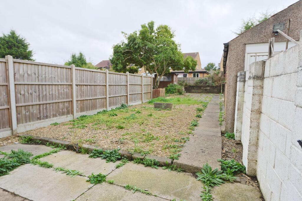 3 bedroom semi-detached house for rent