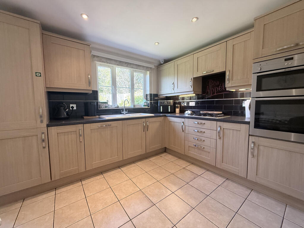 House in Chichester, Selsey - More