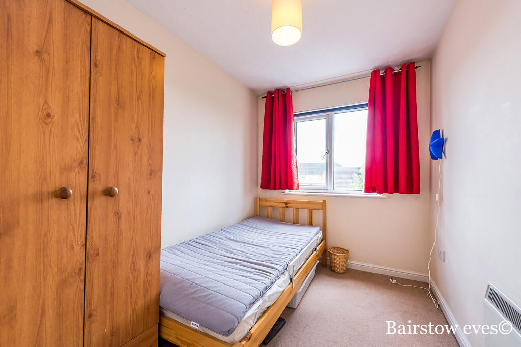 Apartment in South Ockendon, South Stifford - More