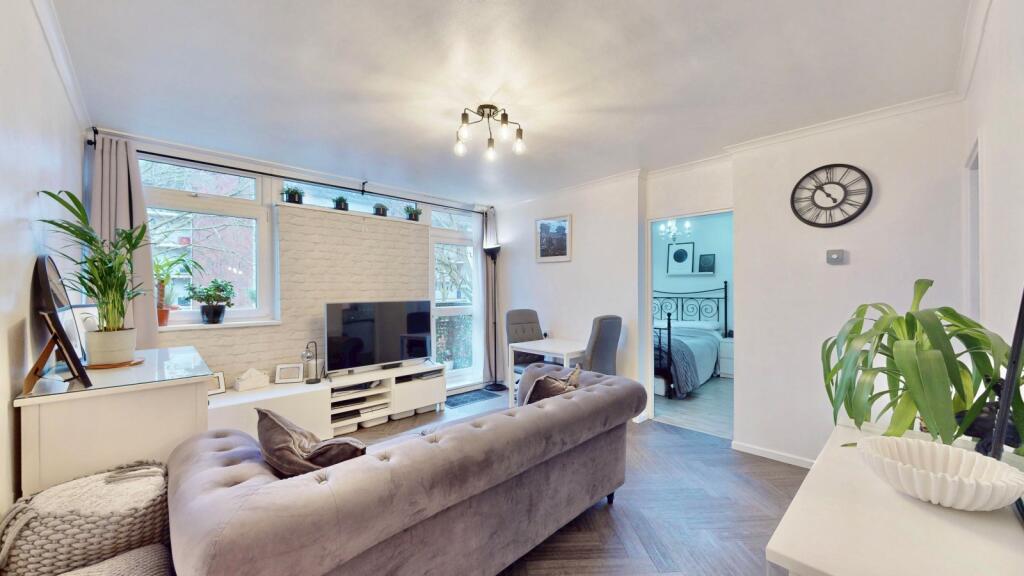 Main image of property: Edmonton Court, Canada Water, London, SE16