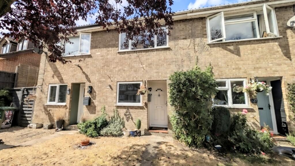 Main image of property: The Links, Whitehill, Hampshire, GU35