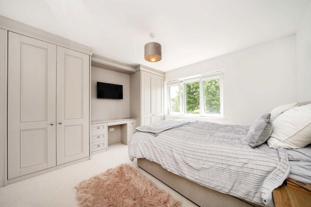 Broomfield, Sunbury-On-Thames – další