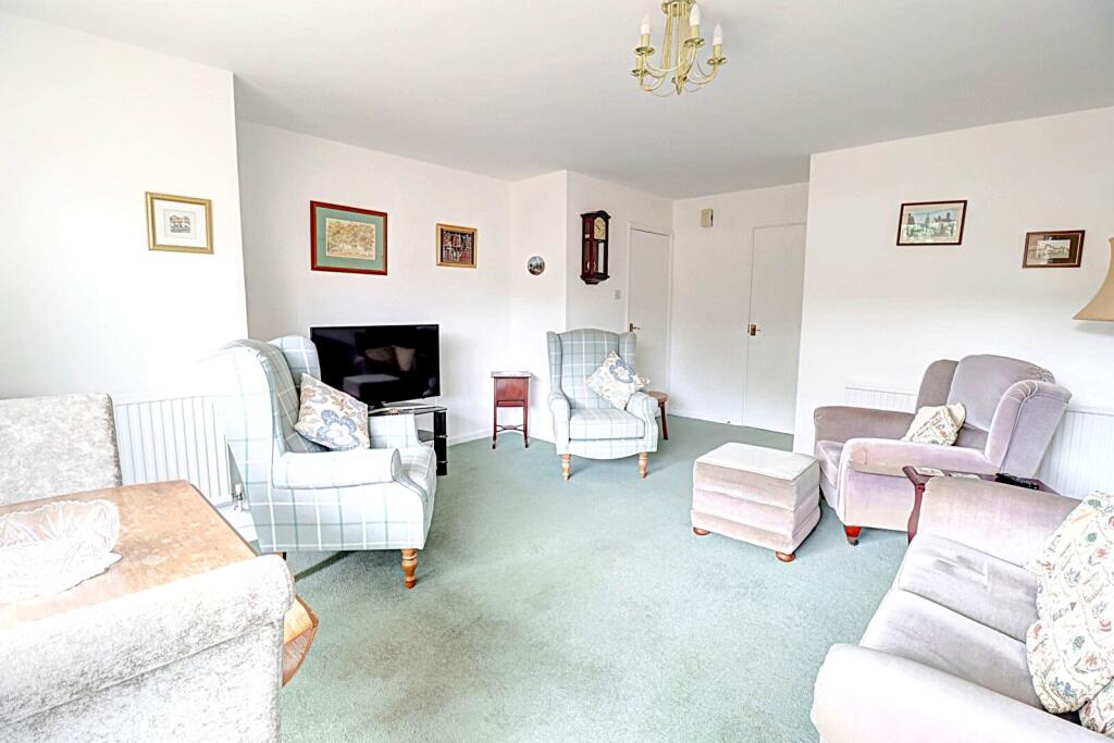 Rose Avenue, Hazlemere, High Wycombe, Buckinghamshire, HP15 - View 6