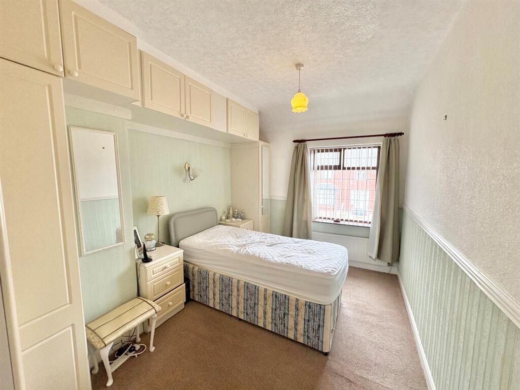 House in Leigh, Bedford - More