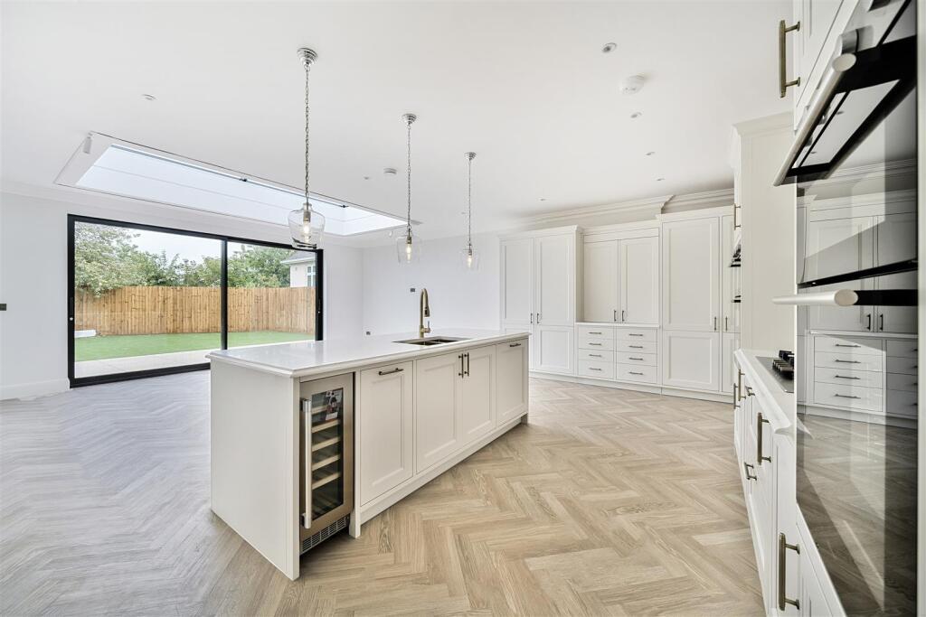 House in Bristol, Stoke Bishop - More