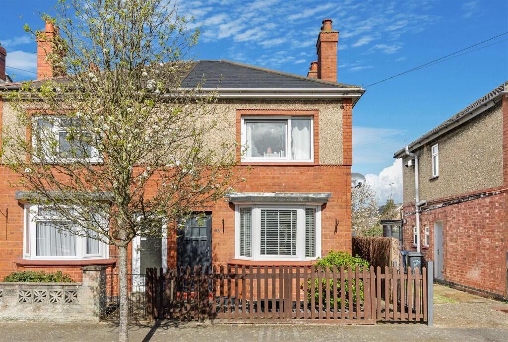 Main image of property: Neale Avenue, Kettering, Northamptonshire, NN16