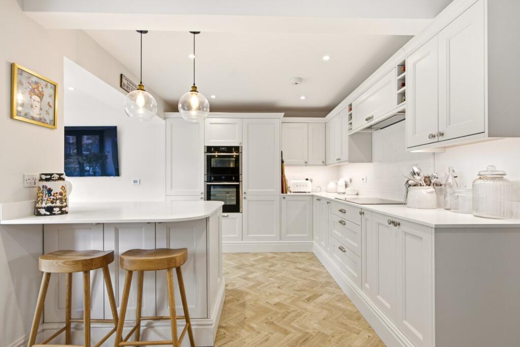House in St Albans, St Stephen - More