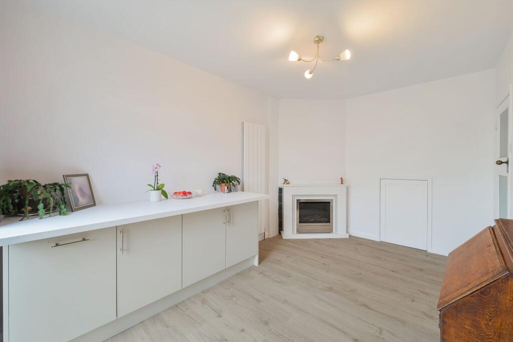 House in London, Tolworth - View 4