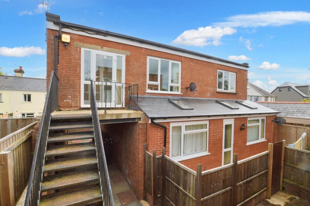 2-bed flat on Topsham Road, Countess Wear, Exeter, Devon, £195,000