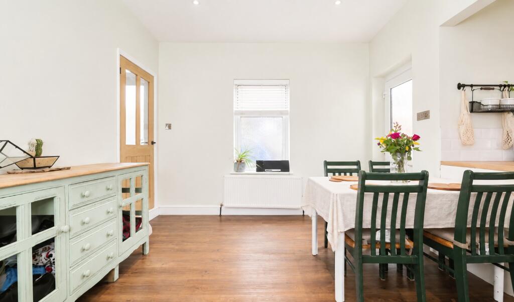 House in Southampton, Botany Bay - View 5