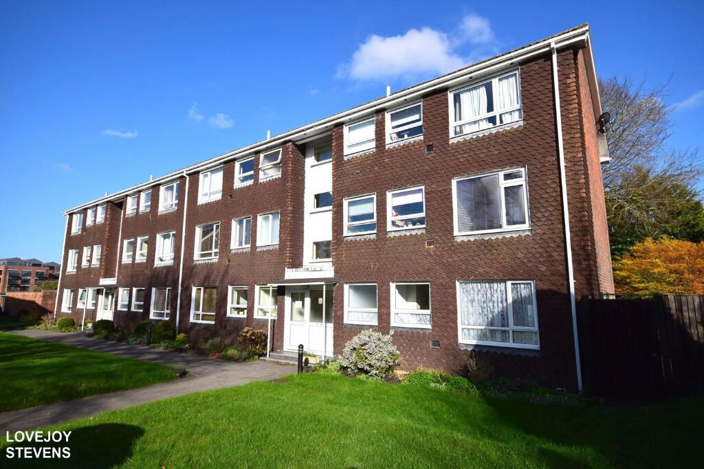 Main image of property: Link Road, Newbury, RG14