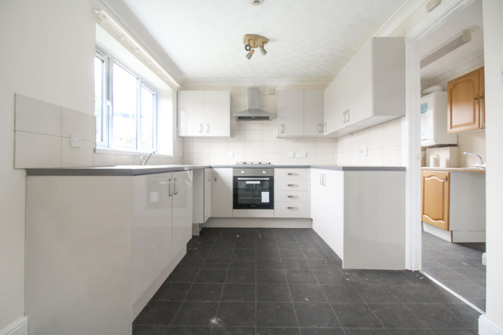 Willowtree Close, Hamilton, Leicester, Leicestershire photo 3