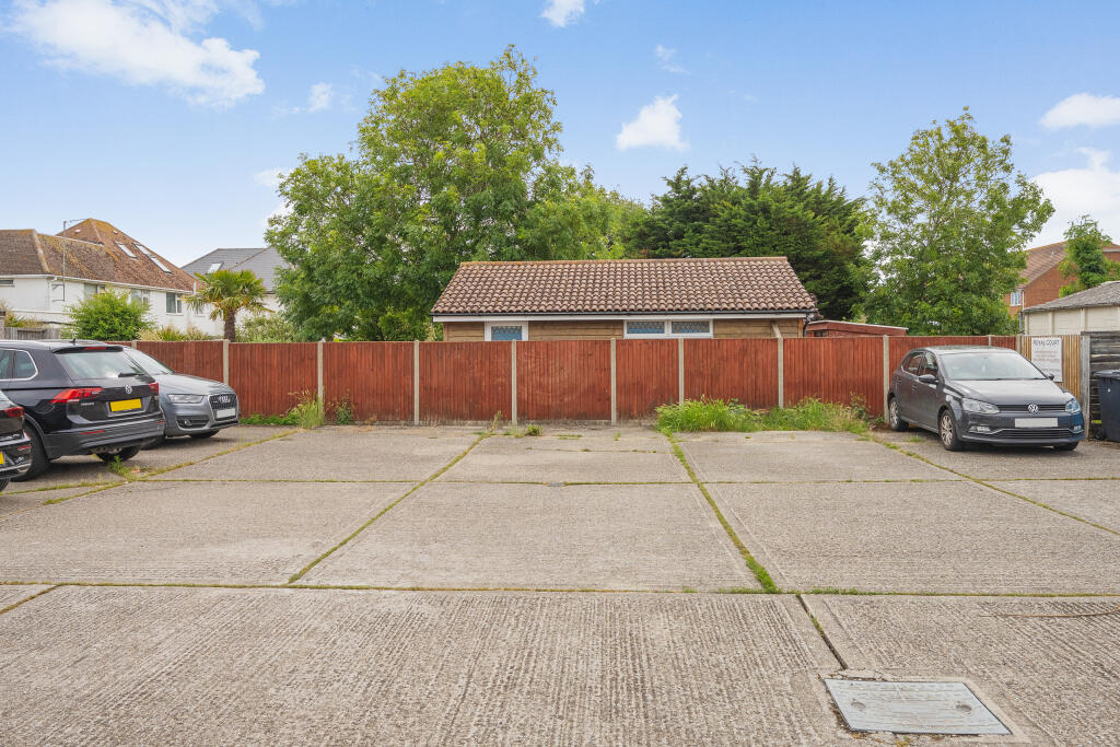 Royal Court, Pier Avenue, Tankerton - View 3