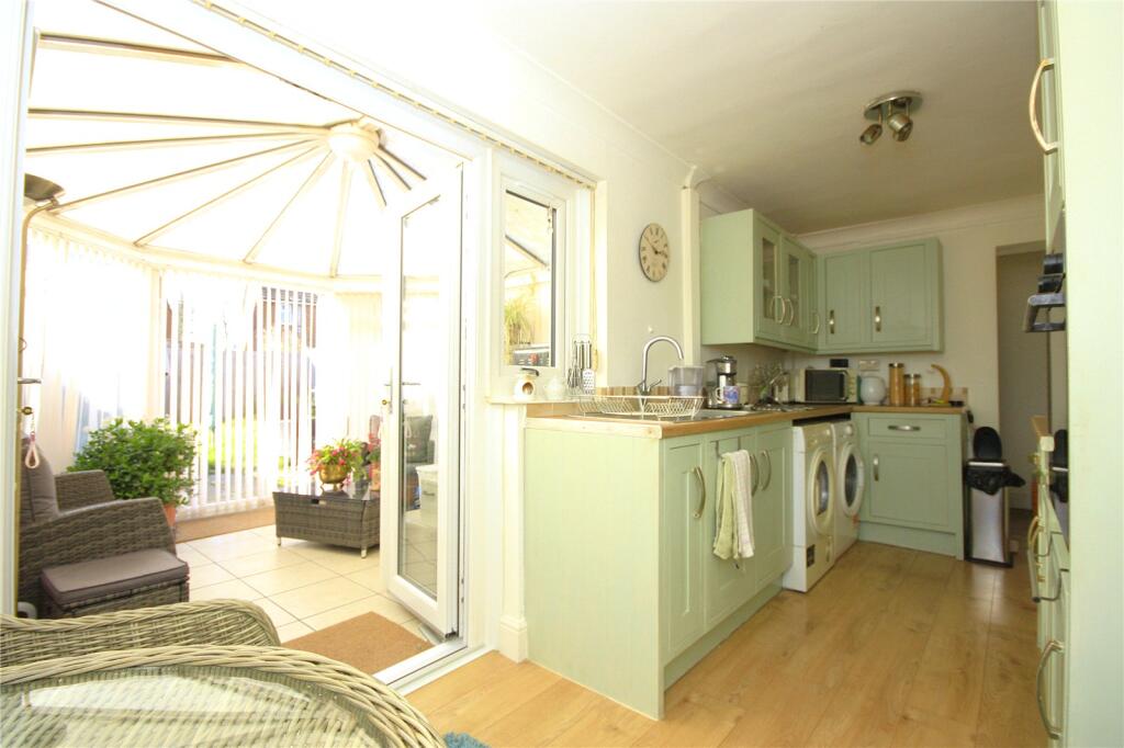 9, Moorgreen Road photo 4