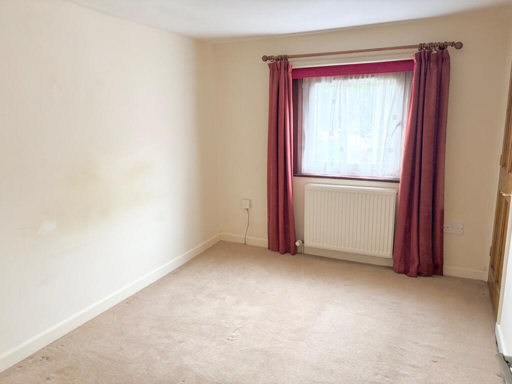 House in New Forest, Fawley - More