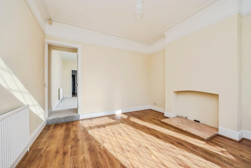House in Nottingham - View 4