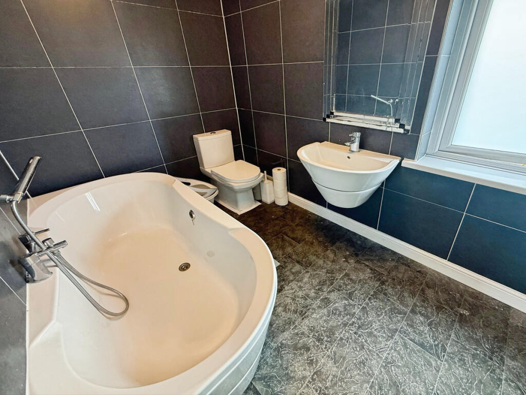 House in Plymouth, Plympton Central - More