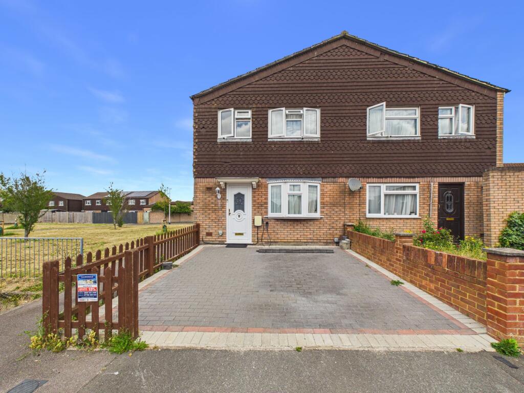 Main image of property: Sandleford Close, Reading, RG2