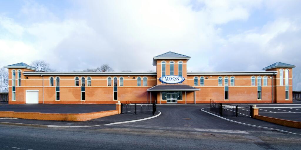 Main image of property: Moon Retail Park, Roch Valley Way, Rochdale, OL11 4QN