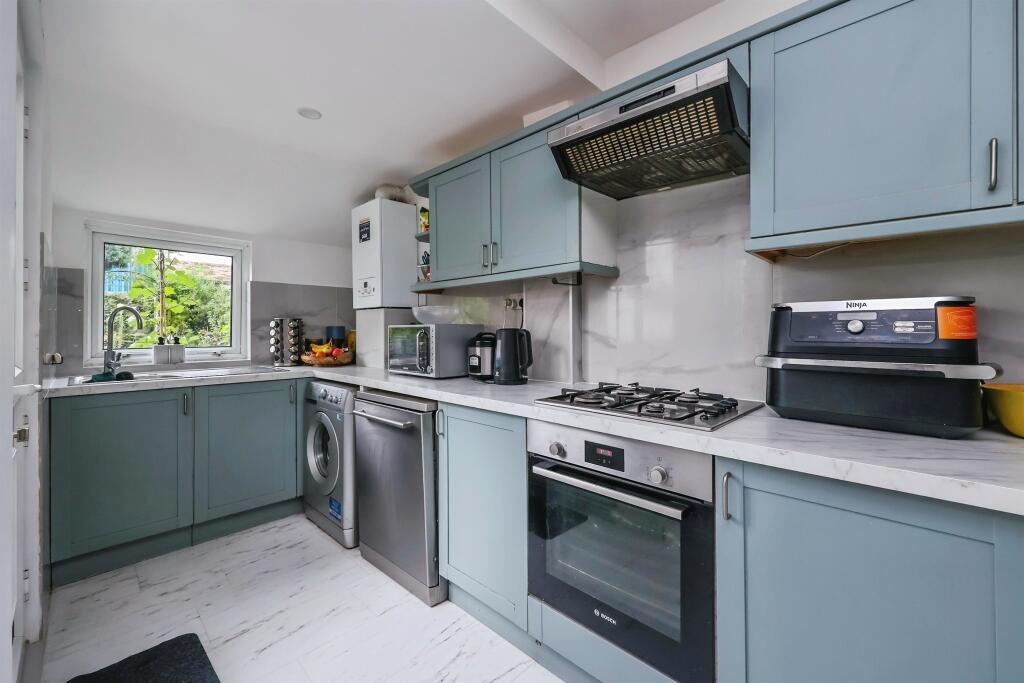 House in Ashfield, Titchfield, Hucknall - More
