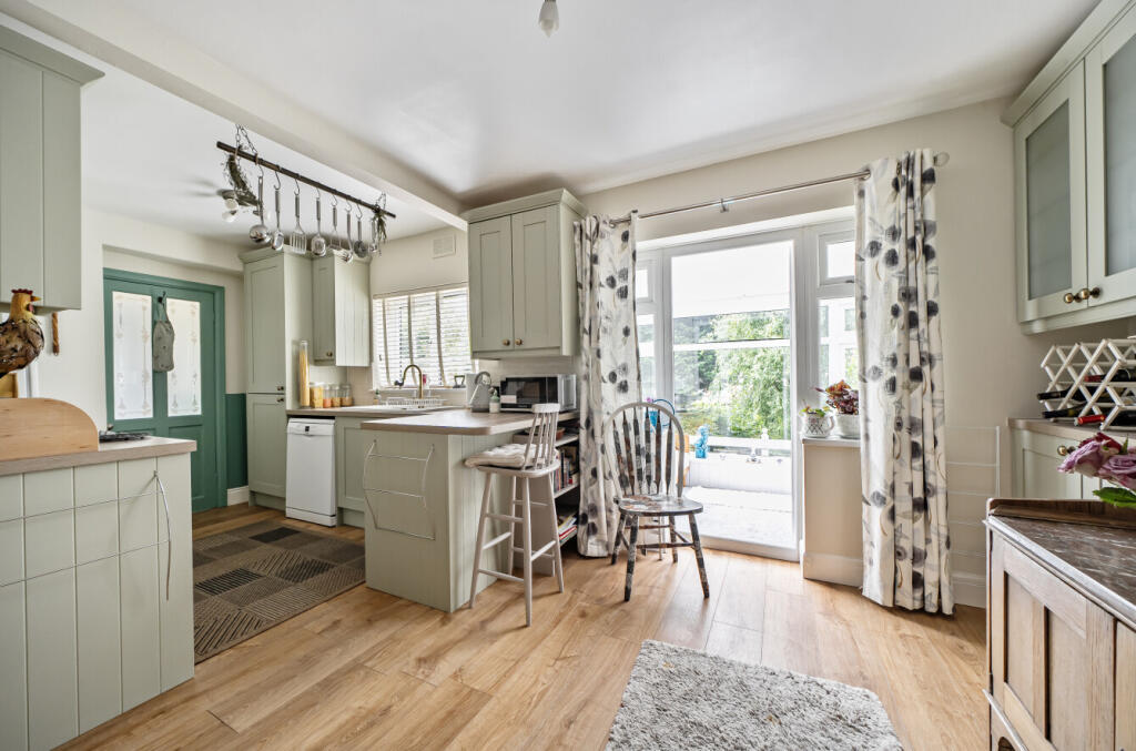 Broadgate Road, Kingskerswell, Newton Abbot, Devon photo 3