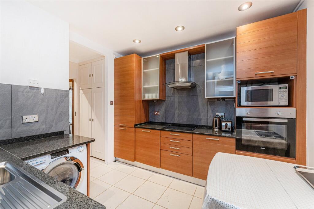 Apartment in London, Paddington - View 4
