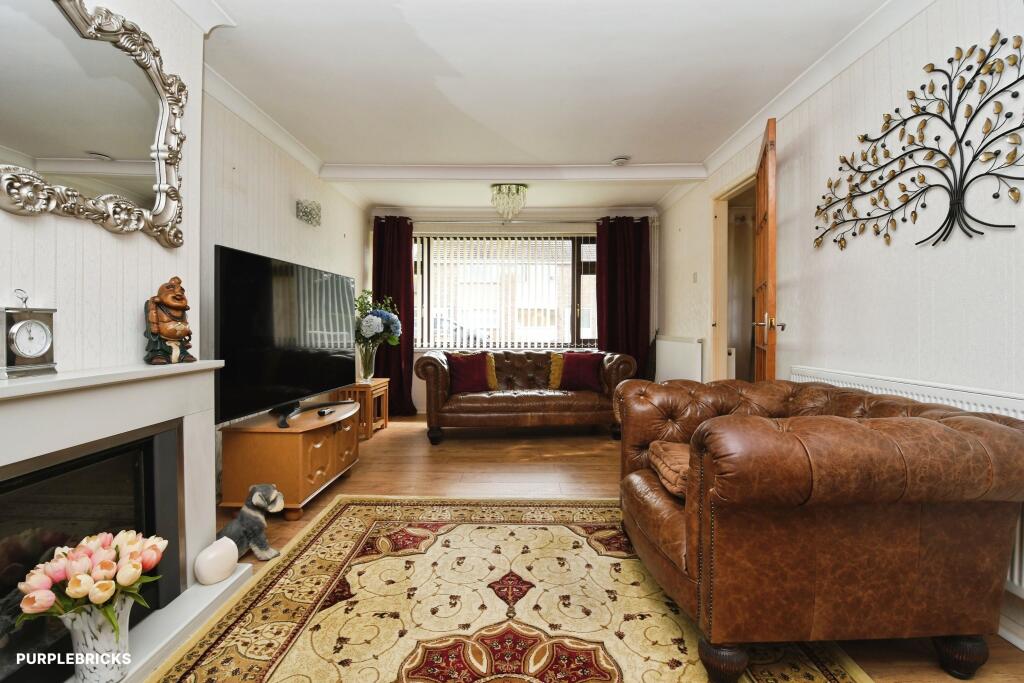 House in Lincoln, Lincolnshire - More