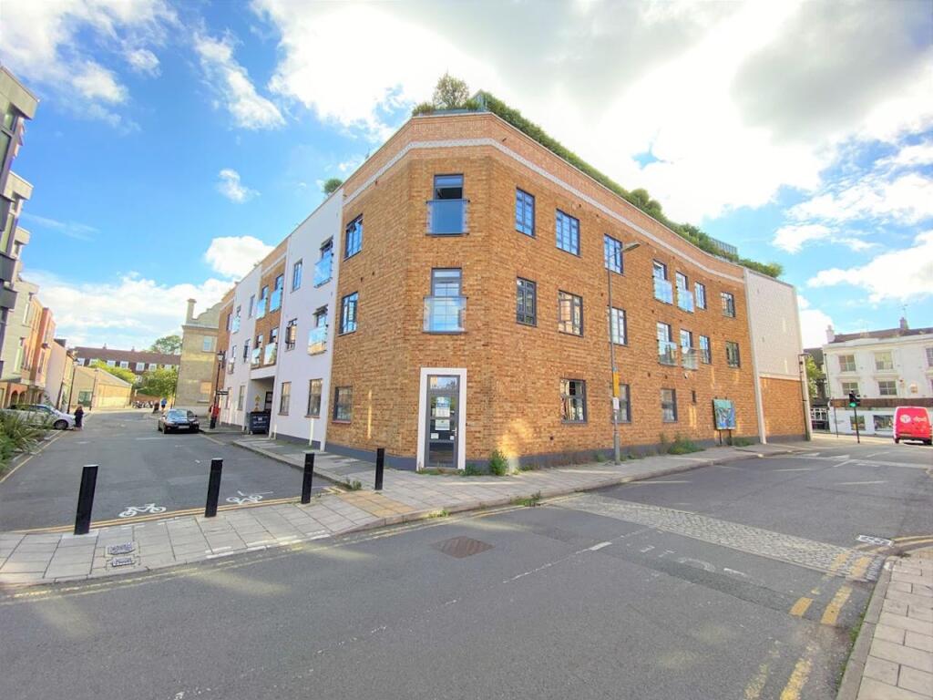 Main image of property: 10 Market Place, Brentford, TW8 8LB