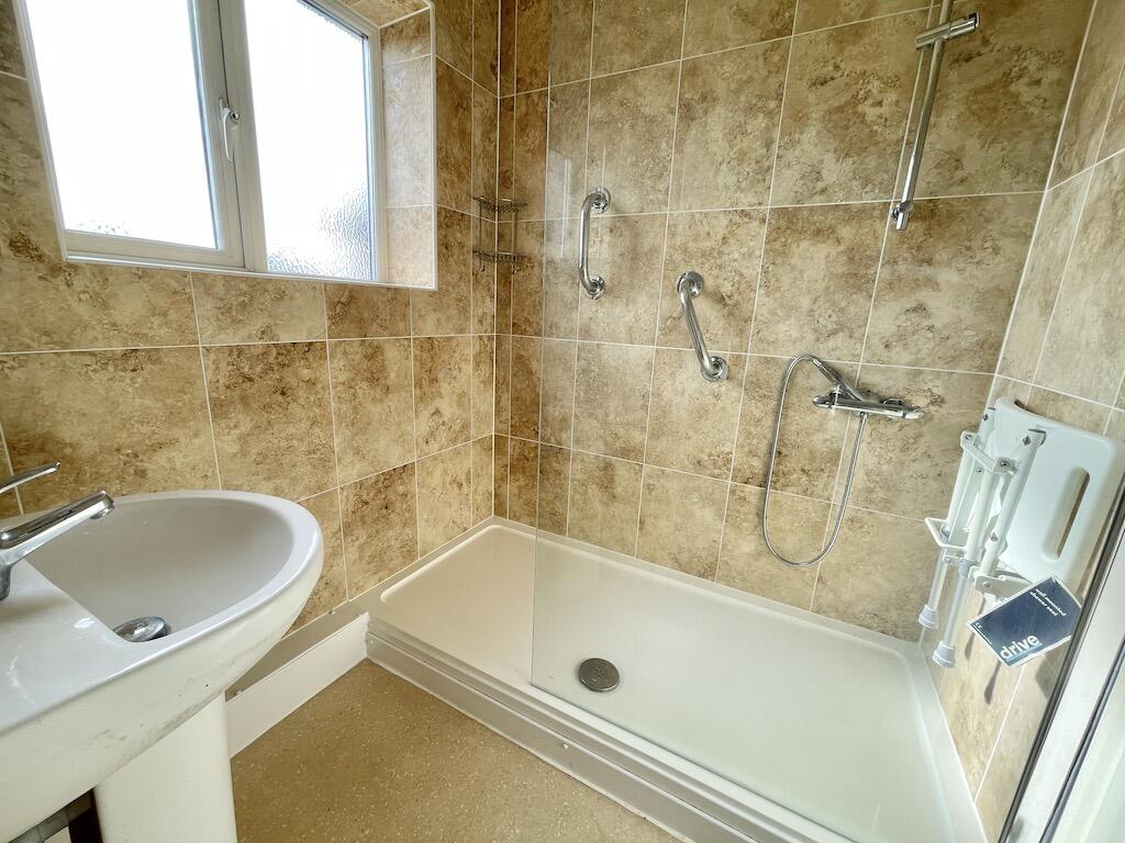 KINVER - Huntsmans Drive photo 3