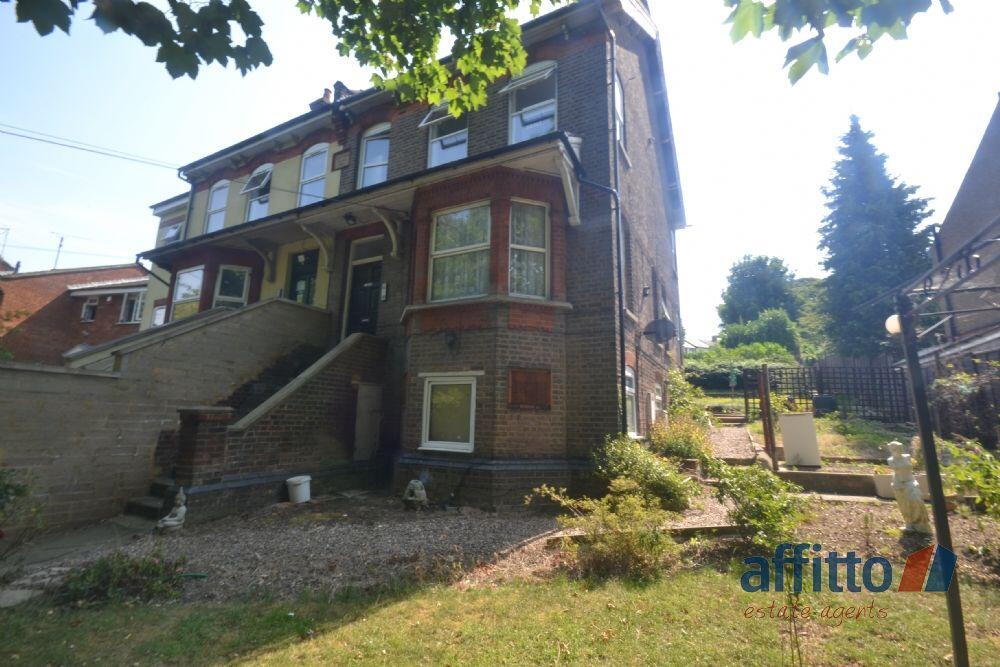 Apartment in Luton - More