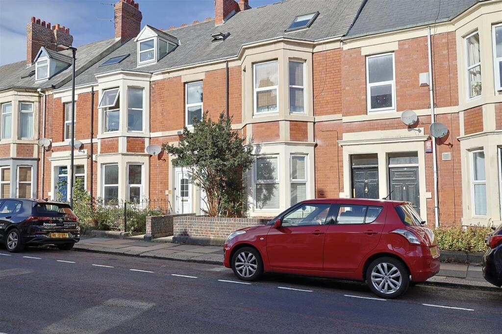 Apartment in Newcastle upon Tyne - View 3
