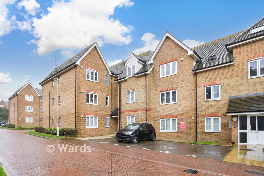 2-bed flat on Wherry Close, Margate, Kent, £165,000